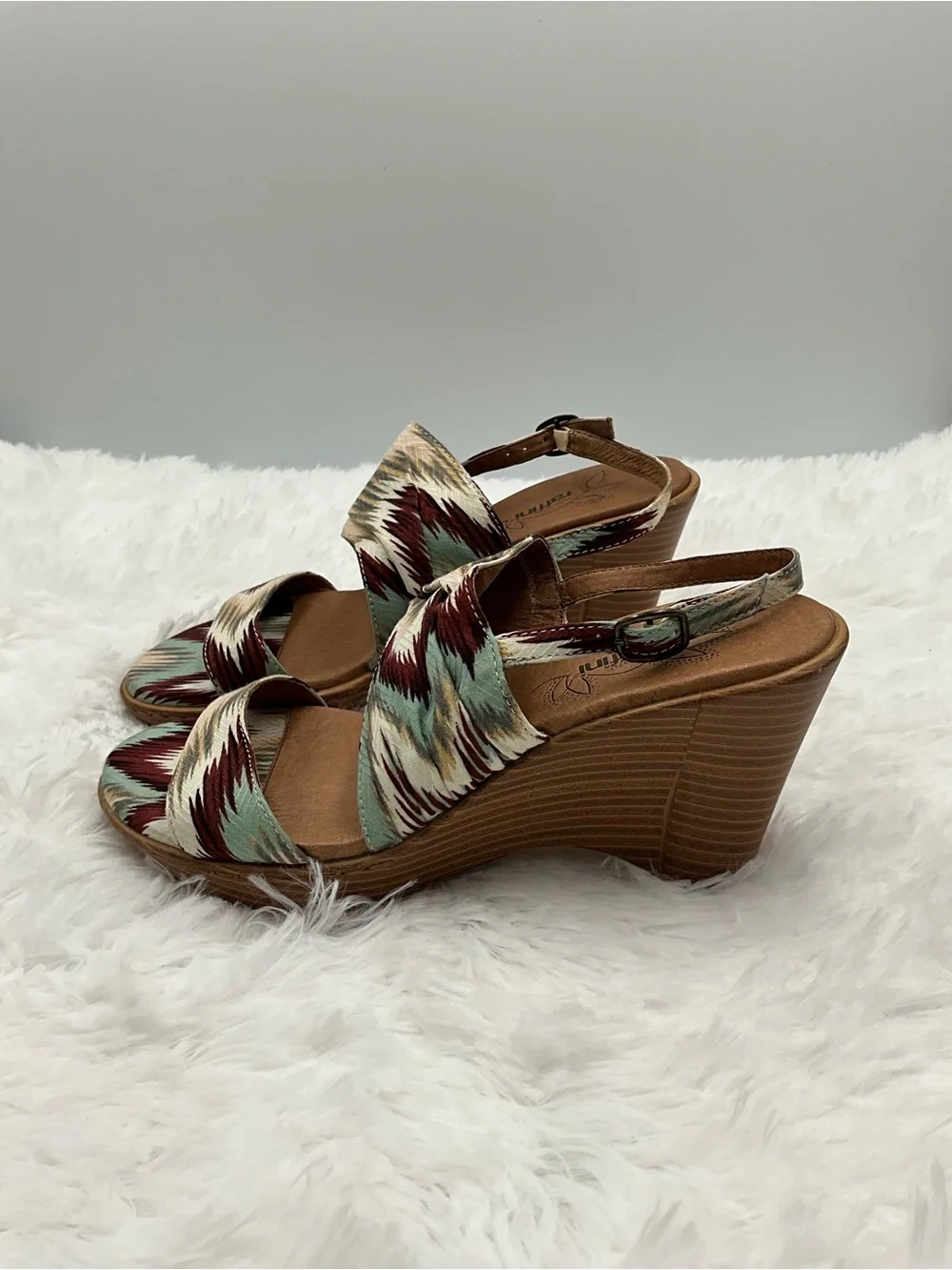 Umberto Raffini Wedge Size 37 (6.5) Multicolor Patterned Slingback Wedge Sandal